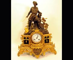 Часы каминные первая половина 19 века. Бронза. Европа