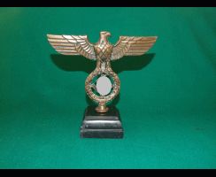 Настольная бронзовая скульптура "Орел со свастикой". 3 Рейх.